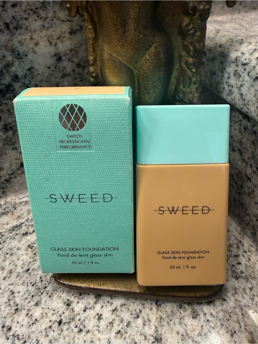 NIB SWEED Glass Skin Foundation in 02- Light Neutral